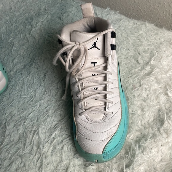 Worn - Picture 2 of 4